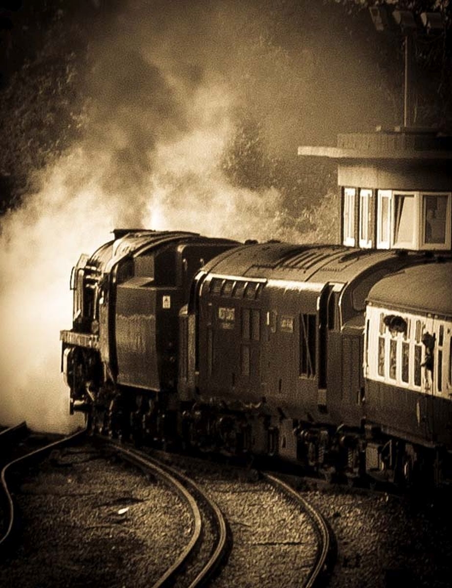 3rd 4.50 from Paddington by Dave Berkshire